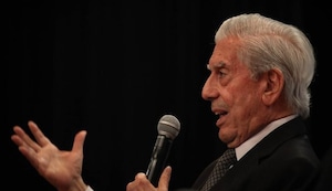 Mario Vargas Llosa tiene la esperanza que se confirme la victoria de PPK