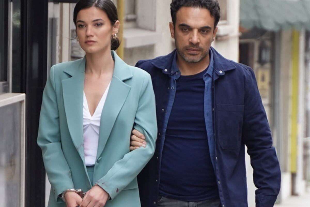 Ceylin esposada por Eren (Foto: Ay Yapım)