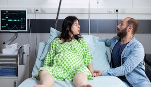 ¿Cuál es la labor del papá durante el parto? ¿Cómo puede ayudar a la mamá?