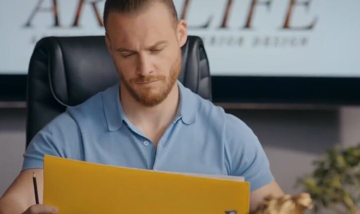 La segunda temporada de “Love Is in the Air” inició con un salto en el tiempo de cinco años, en el que Eda y Serkan están separados (Foto: MF Yapım)