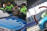 ¡Pánico en Chorrillos! Chofer de taxi colectivo arrastra cuatro cuadras a policía sobre capó de auto