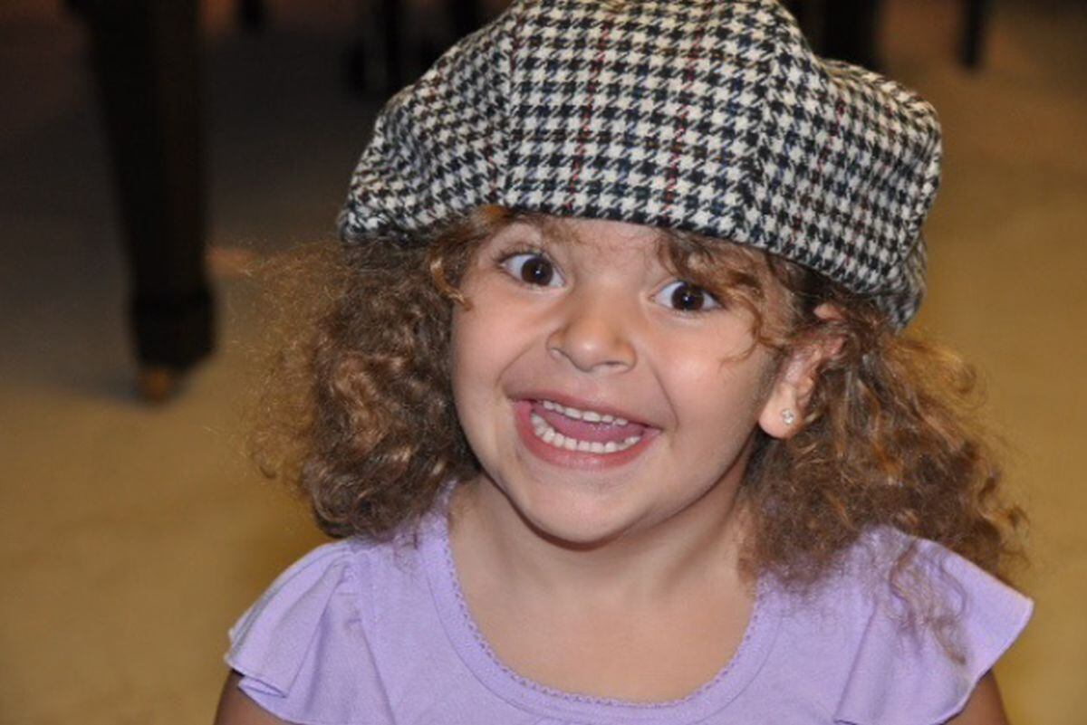 Desde pequeñita tenía una sonrisa que contagiaba y no tenía problemas para las fotos. (Foto: Lucero Mijares / Instagram)