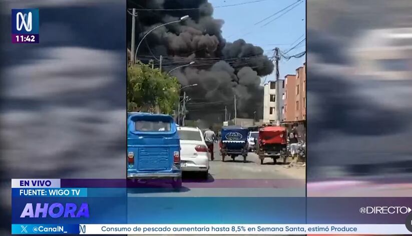 El denso humo producto del dantesco incendio en SJL logró visualizarse desde varias zonas.