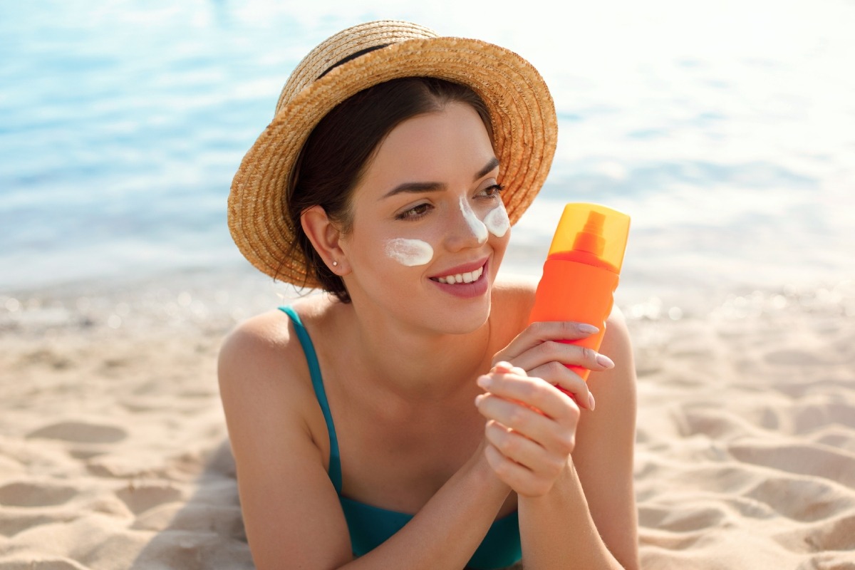 Cualquier protector solar que uses deben tener Factor de Protección Solar (FPS) más de 50. Foto: Istock.