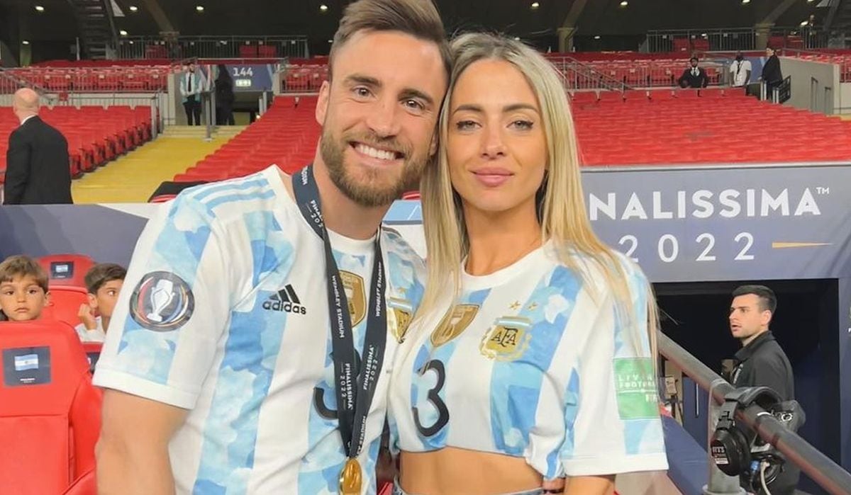 Nicolás Tagliafico y su esposa tras conquistar la Copa América en julio de 2021 (Foto: Carolina Calvagni / Instagram)