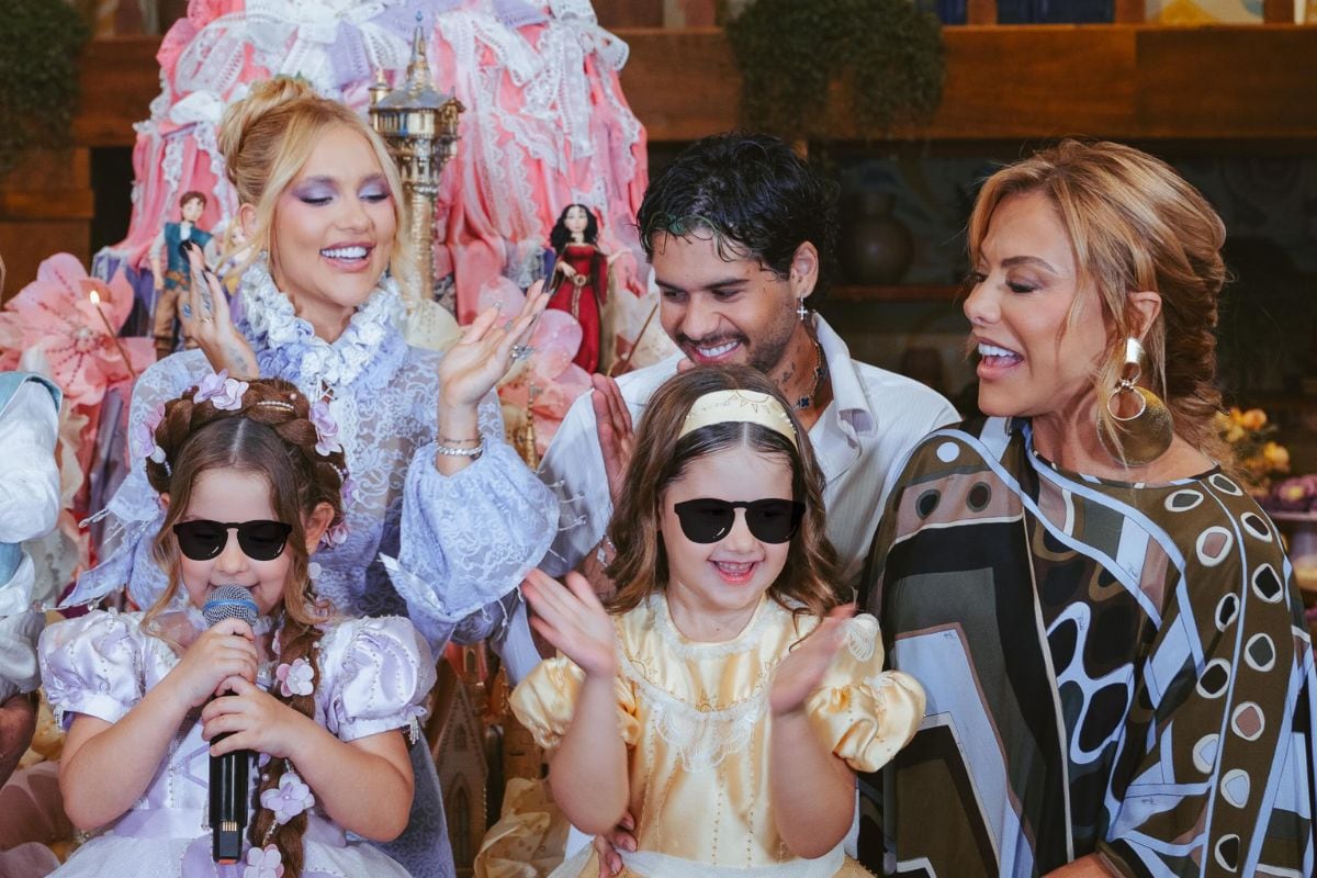 Virginia Fonseca luce feliz junto a sus hijos y el padre (Foto: @virginia)