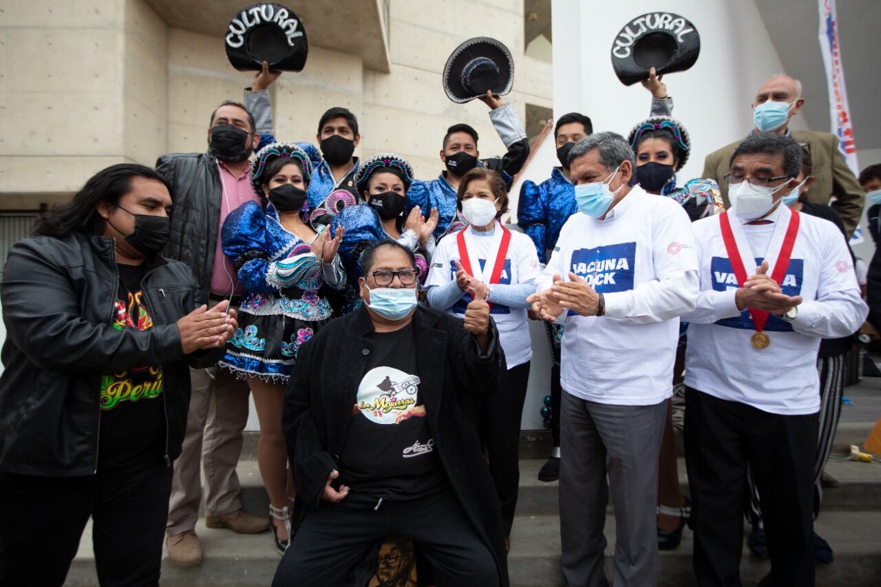 El festival de vacunación para estudiantes desde 18 años tuvo como invitados a los grupos de música Los Mojarras, Los Outsiders, Zona Libre, Nathilú, entre otros artistas musicales. (Foto: Andrés Paredes / @photo.gec)