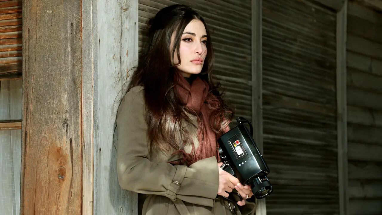 Müjgan graba a Yilmaz y Züleyha juntos (Foto: Tims & B Productions)