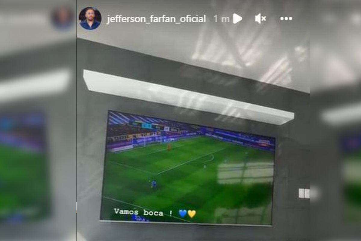 Jefferson Farfán desde su sala comparitó storie en Instgram (@jefferson_farfan_oficial)