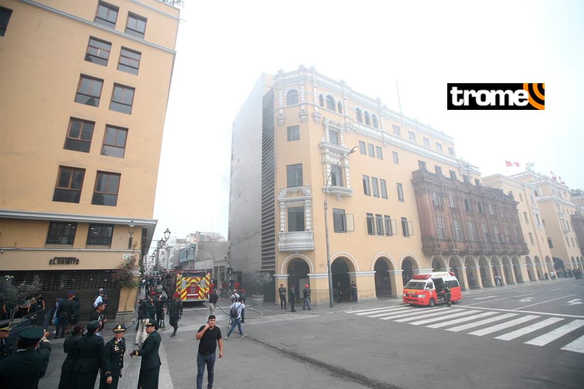 Incendio en Plaza de Armas. Fotos : jorge.cerdan/@photo.gec