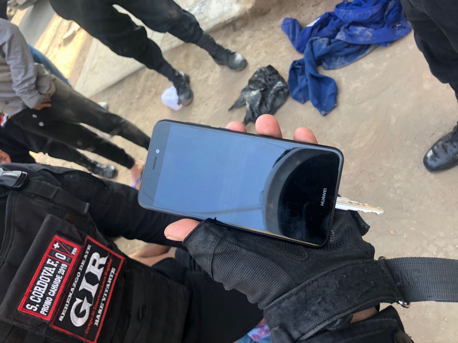 Serenos del grupo ‘Ninja’ del municipio de Ate atraparon a tres venezolanos, que asaltaron a una mujer y a su hijo.