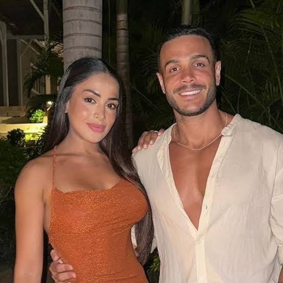 Onelia Molina fue pareja de Mario Irivarren, hasta que él fue ampayado en un yate con chicas en Argentina.
