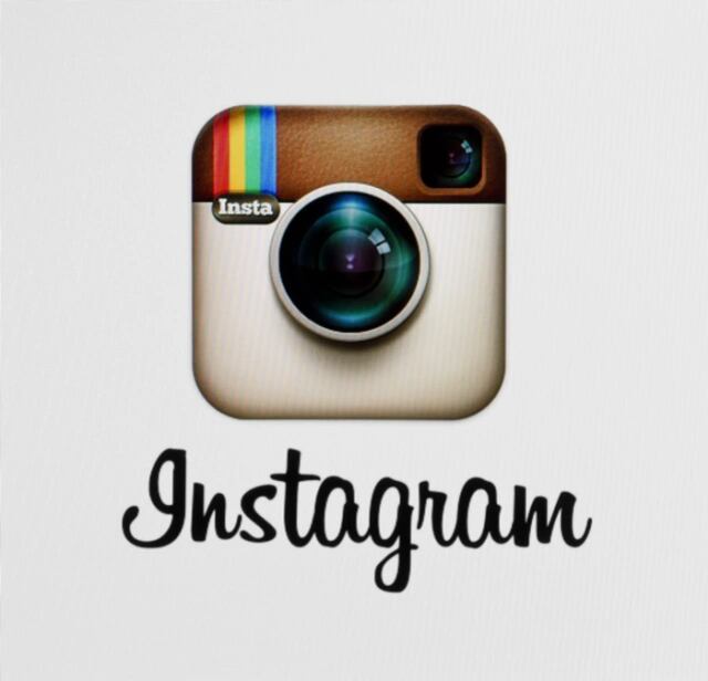 En 2010, Nace la red social “Instagram”, creada por los jóvenes Kevin Systrom y Mike Krieger.