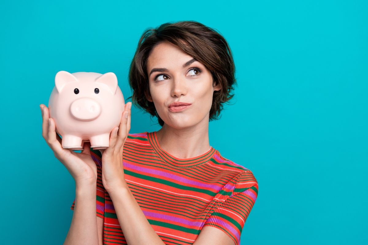 Un fondo de emergencia equivalente a entre 3 y 6 meses de gastos esenciales te dará tranquilidad y te protegerá de situaciones inesperadas. Foto: iStock.