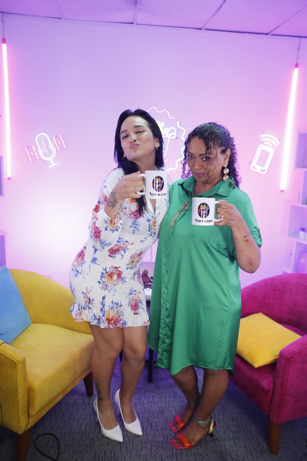 Daniela Darcourt en el Café con la Chevez