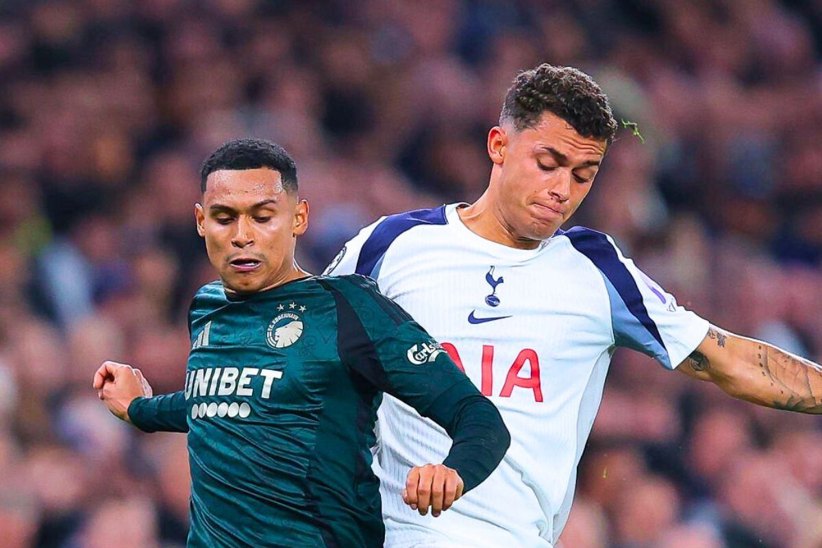 Lateral peruano titular en Copenhague cae ante el ‘Dream Team’ de la Premier: cuatro goles y una clase magistral