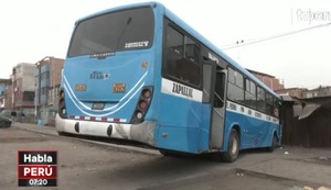 Accidente en VES: bus se empotró contra vivienda tras múltiple choque