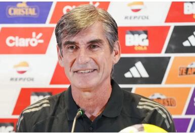 Fernando Armas imita a Óscar Ibañez