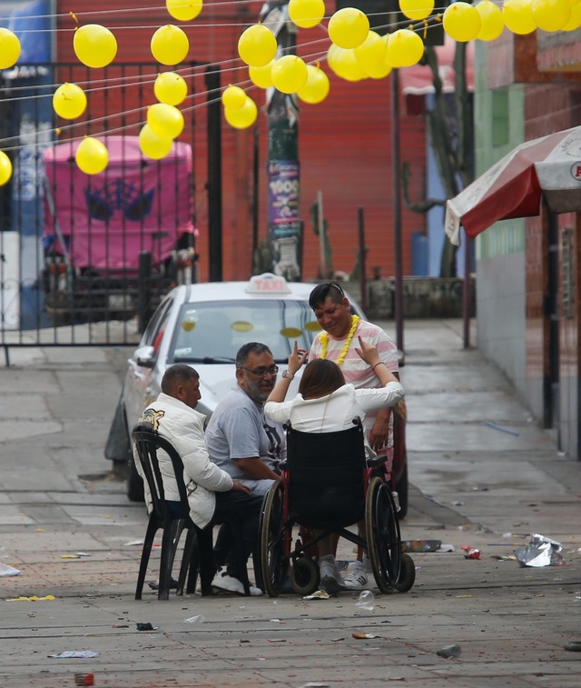 Recorrido después de los festejos de Año Nuevo al amanecer en las calles de Lima. Foto: Joseph Angeles/@photo.gec