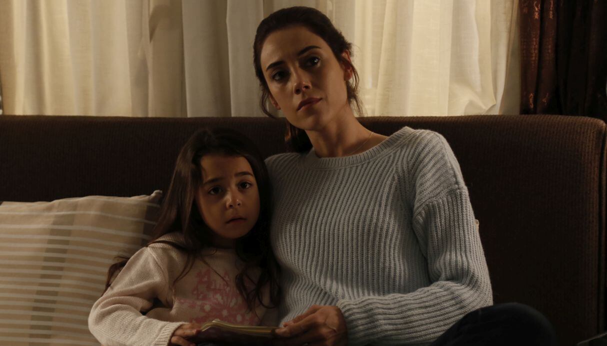 Beren Gökyıldız y Cansu Dere en la telenovela turca "Anne". (Foto: Med Yapım)