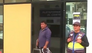 Reportan atentado contra local municipal del Rímac: Mafias extranjeras balearon la fachada