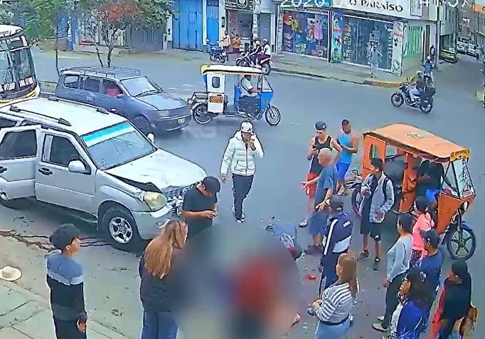 Cámaras grabaron cómo fue arrollada mujer. (Imágenes: Roger García)