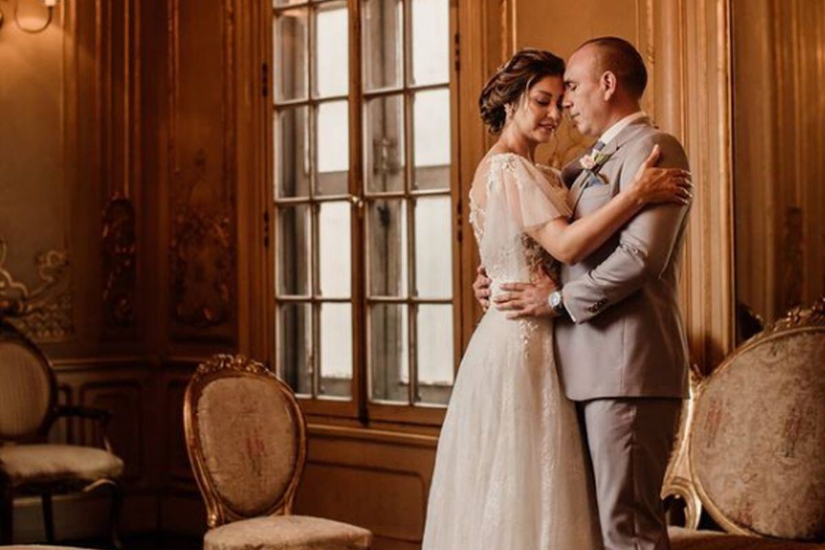 Sesión de fotos de la boda de Karla Tarazona y Rafael Fernández. (Foto: @urielsantisteban / Karla Tarazona / Instagram)