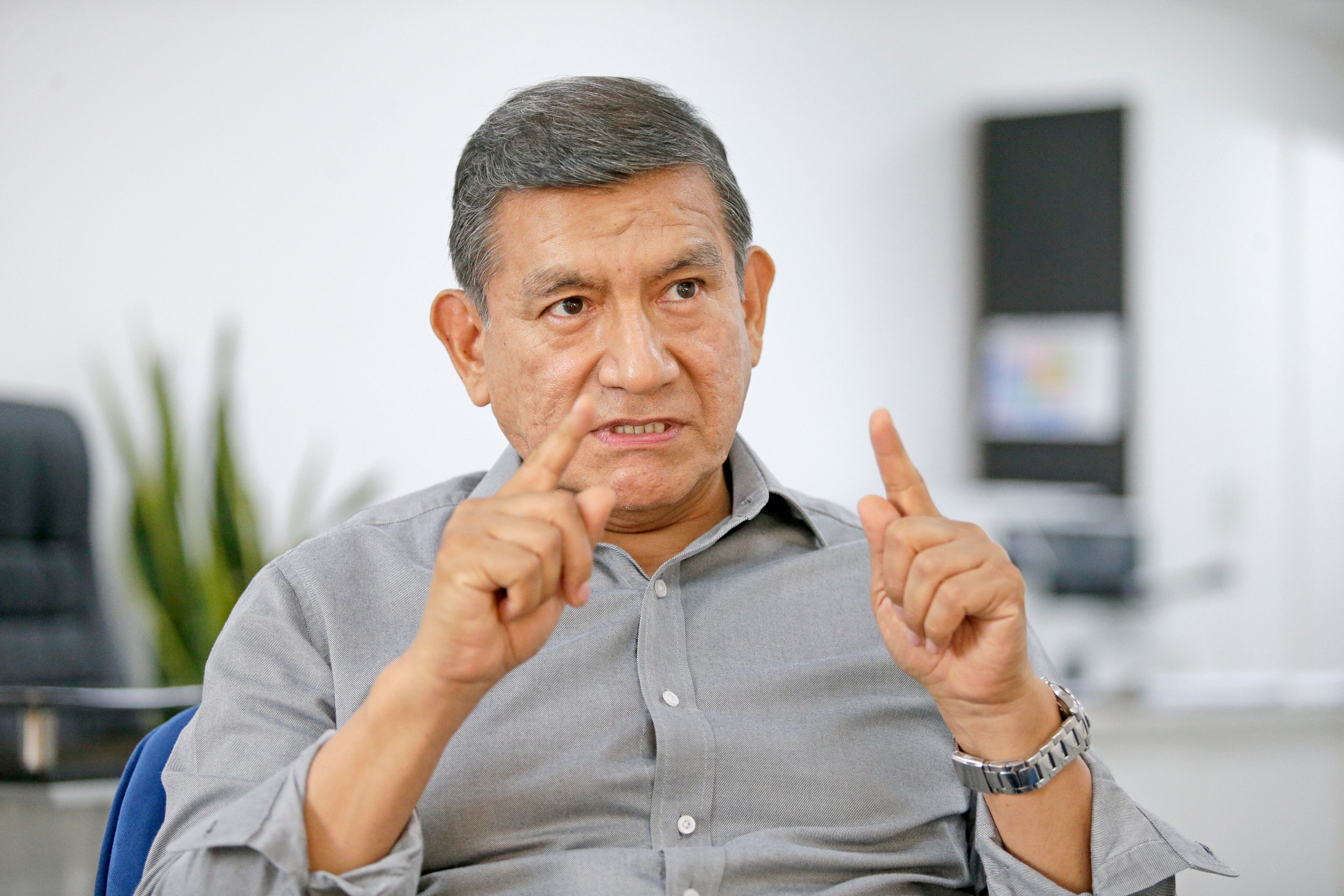 Carlos Morán indica que es indispensable dotar de tecnología a la policía para que puedan luchar contra la criminalidad. (Foto: César Bueno)