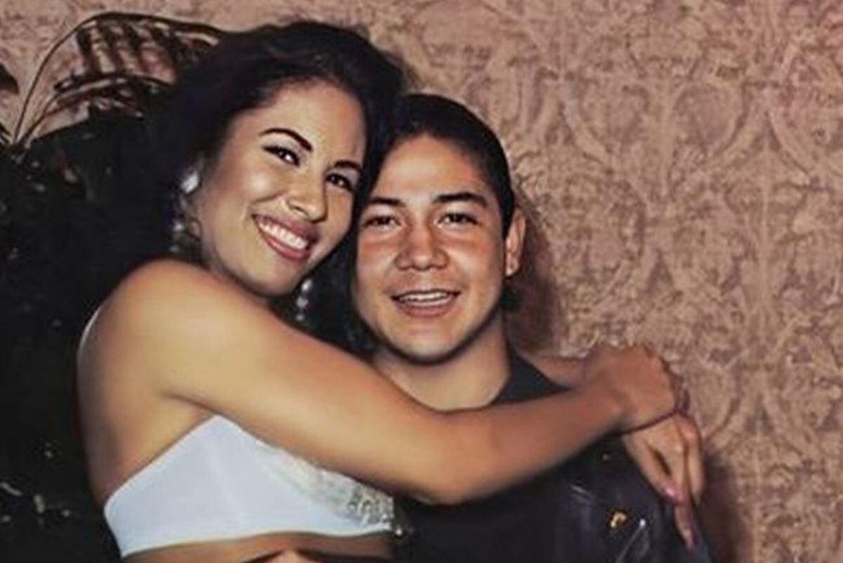 Selena Quintanilla y Chris Pérez se casaron a escondidas y cuando iban a cumplir tres años, la cantante fue asesinada. (Foto: Selena Quintanilla/ Twitter)