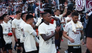 La celebración de Universitario tras salir Tricampeón en el estadio Unión Tarma | VIDEO