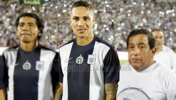 Alianza Lima jugó en el 'Día del Hincha Blanquiazul' con el escudo de Chapecoense. Foto: Archivo.