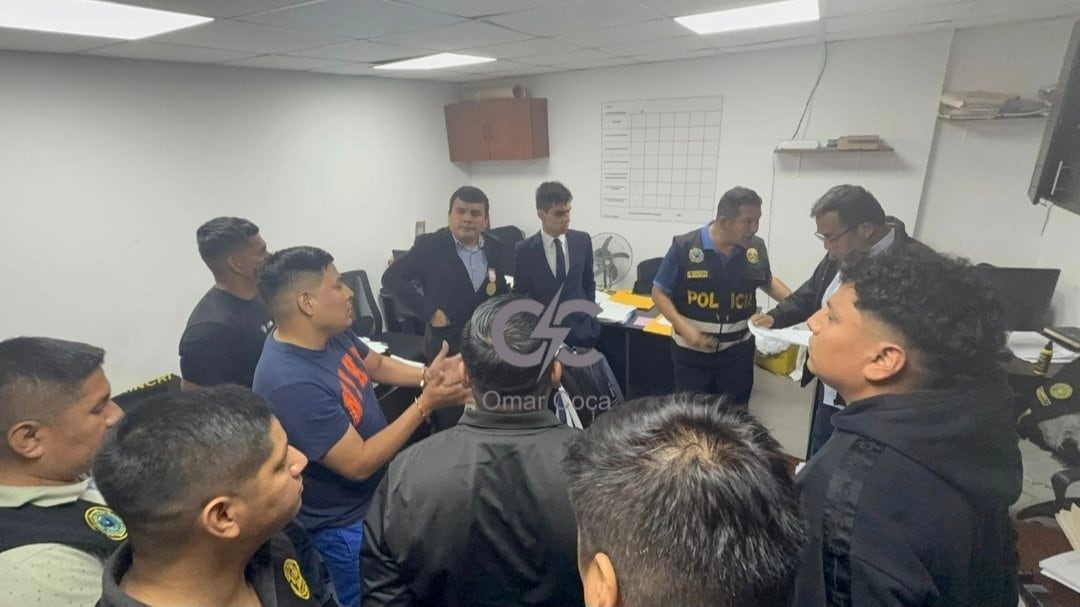 Seis policías fueron detenidos por pedir una coima de 30 mil soles. Foto: Omar Coca