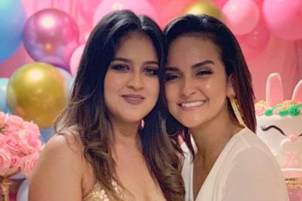 Daniela Darcourt y su hermana Carolina