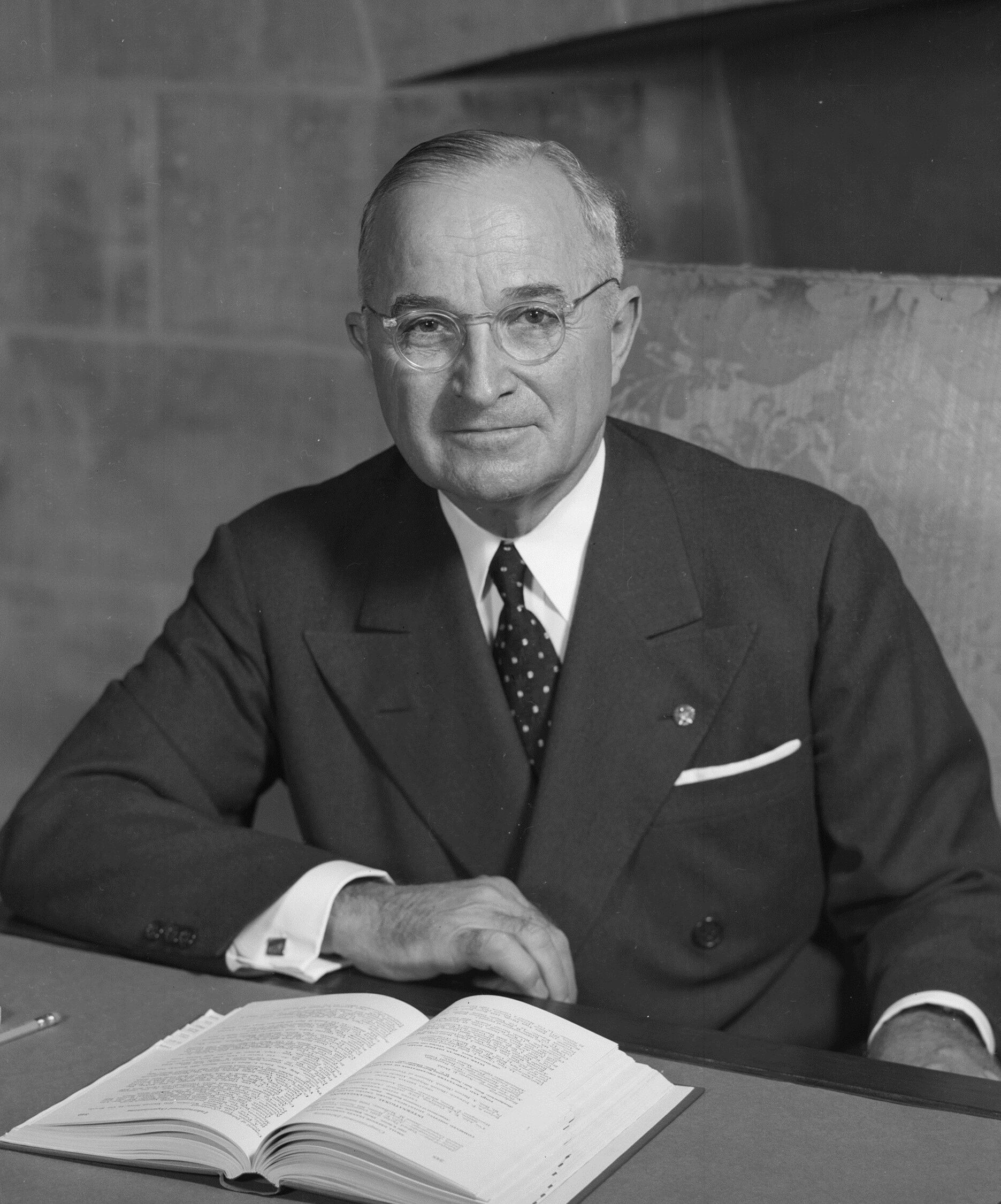 En 1972, fallece Harry S. Truman, expresidente de Estados Unidos.