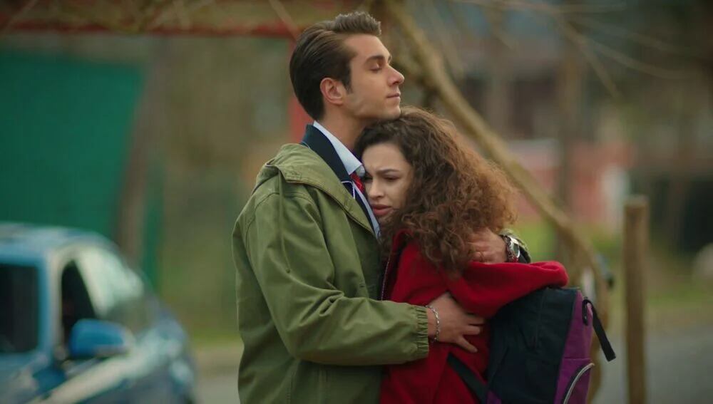 Doruk le confiesa su amor a Asiye (Foto: NG Medya)