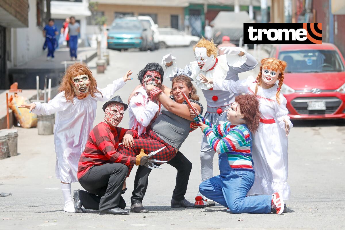 Hacen un show divertido y ocurrente en las calles de Independencia. Foto: César Bueno