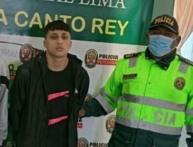 A pedradas y puñetes, cuatro feroces delincuentes, entre ellos menores de edad, asaltaron a una pareja de esposos.