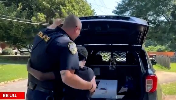Estados Unidos: Policía regala PlayStation 5 a niño que buscaba empleo para comprarse uno