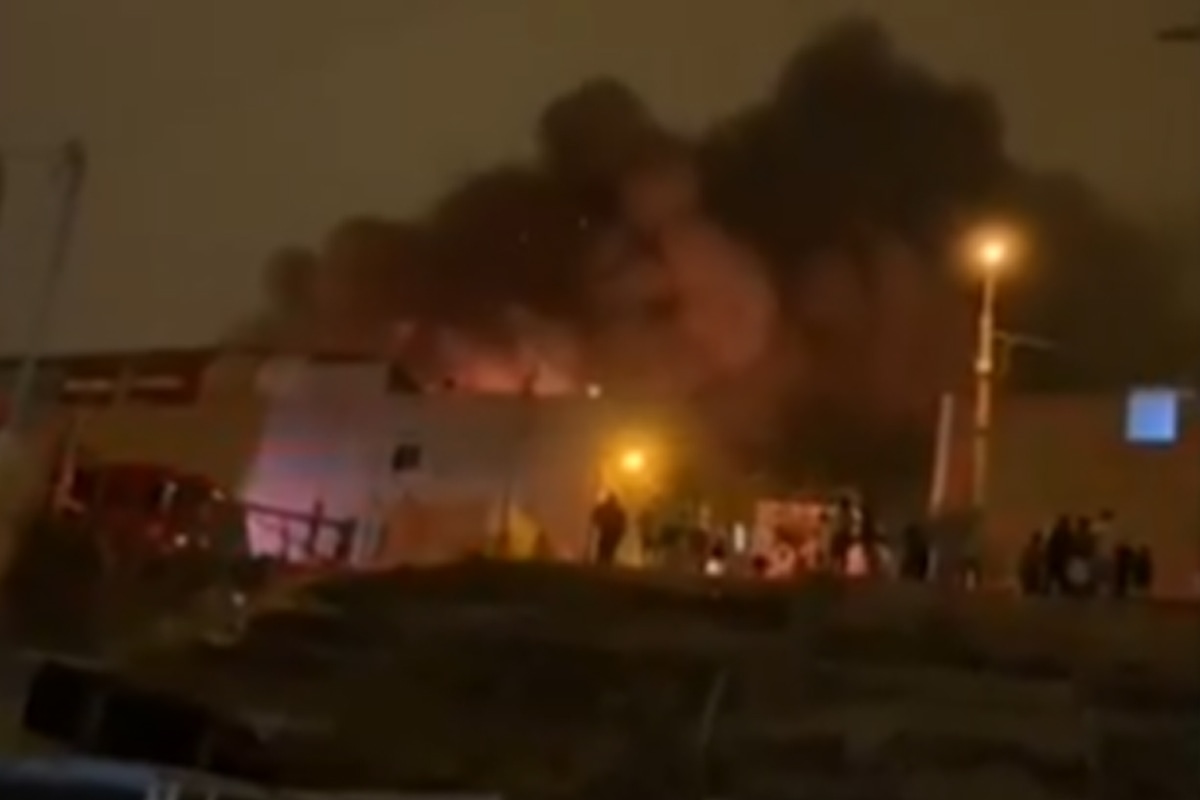 Un individuo con quemaduras leves fue llevado al hospital Casimiro Ulloa, mientras que catorce personas resultaron afectadas.