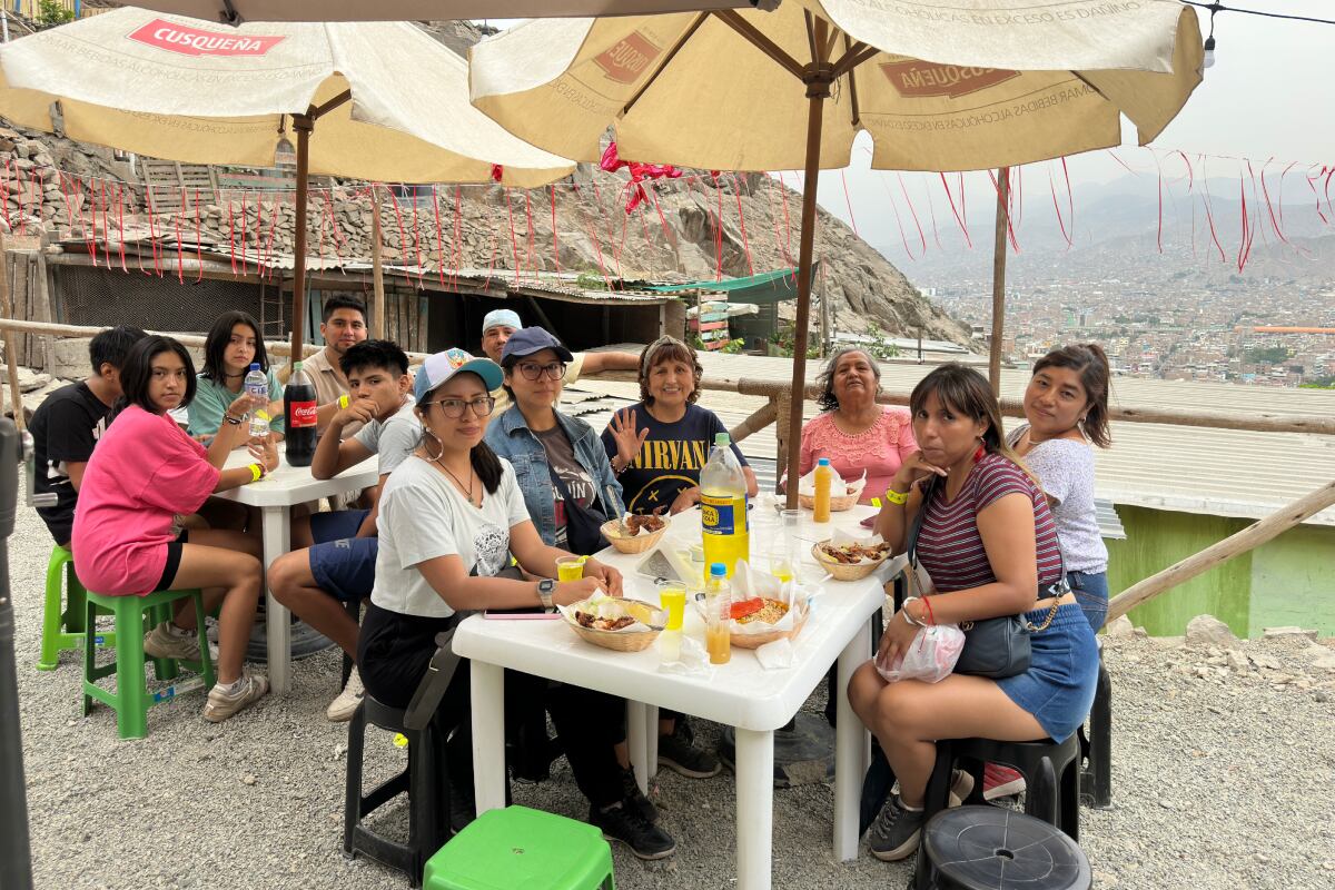 Atienden los fines de semana desde el mediodía hasta las 8 de la noche.