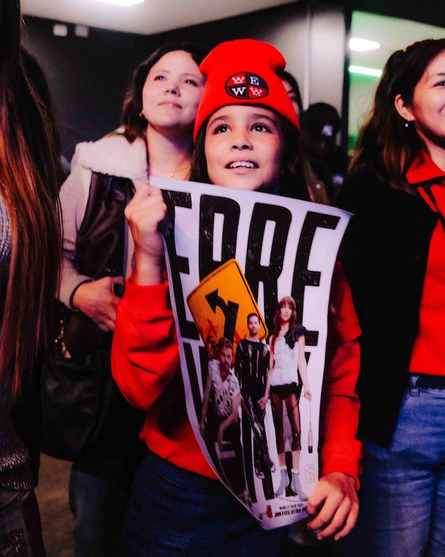 Fans de Erreway emocionados en el primer concierto en Lima. / Foto: Masterlive.