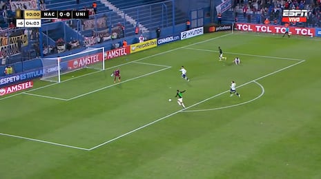 ¡Se perdió el triunfo! Pérez Guedes falló solo y Universitario dejó escapar la victoria ante Nacional en ...