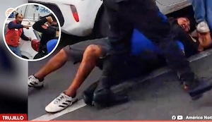 Trujillo: hombre deja inconsciente a policía tras brutal patada durante intervención