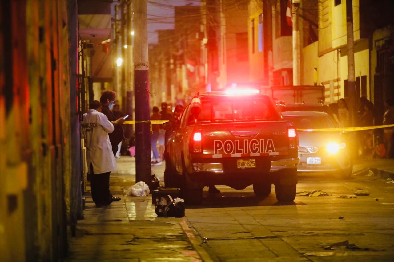 ¡Lo persiguieron a balazos por calles del Rímac! Venezolano de 24 años murió tras ser alcanzado por sicarios