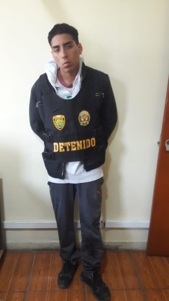 Brayan José Riveros Huayana (29), fue intervenido acusado de asaltar con un cuchillo a un escolar.
