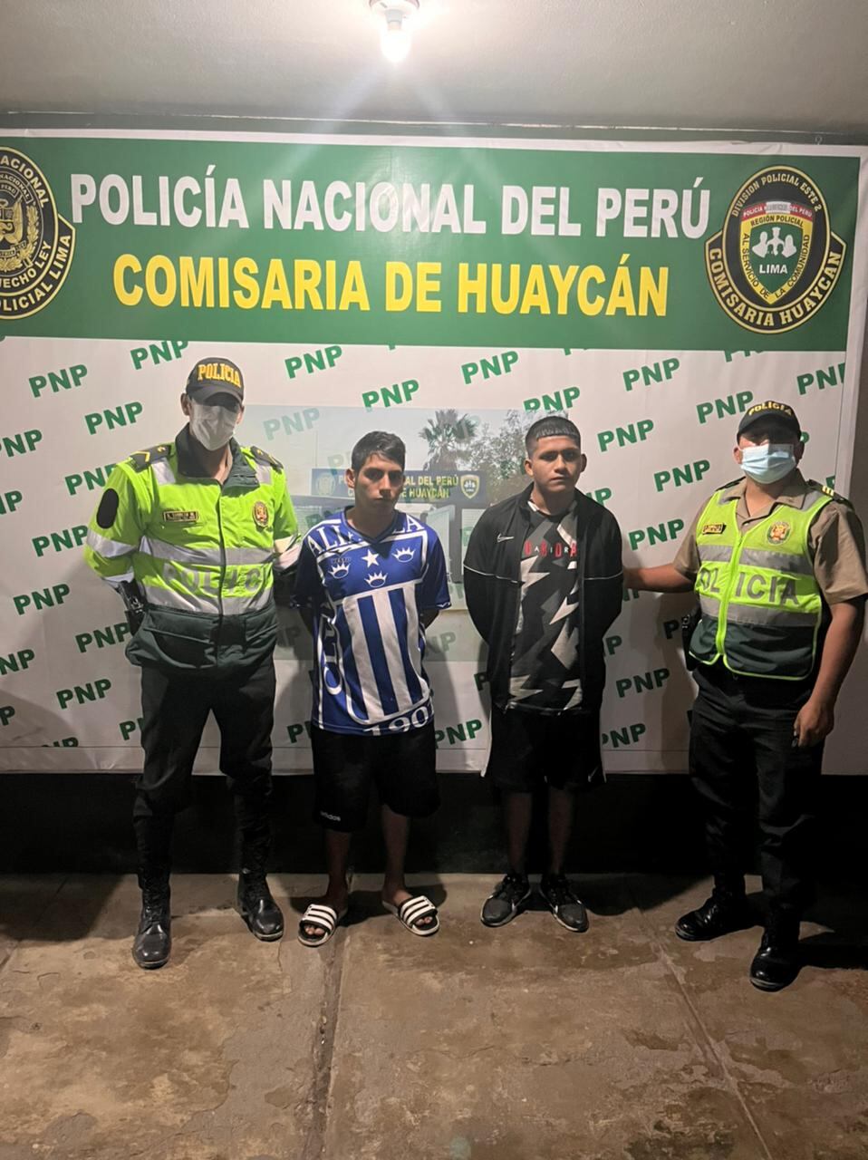 Policías intervinieron a dos presuntos miembros de la banda 'los terribles de Huaycán'.