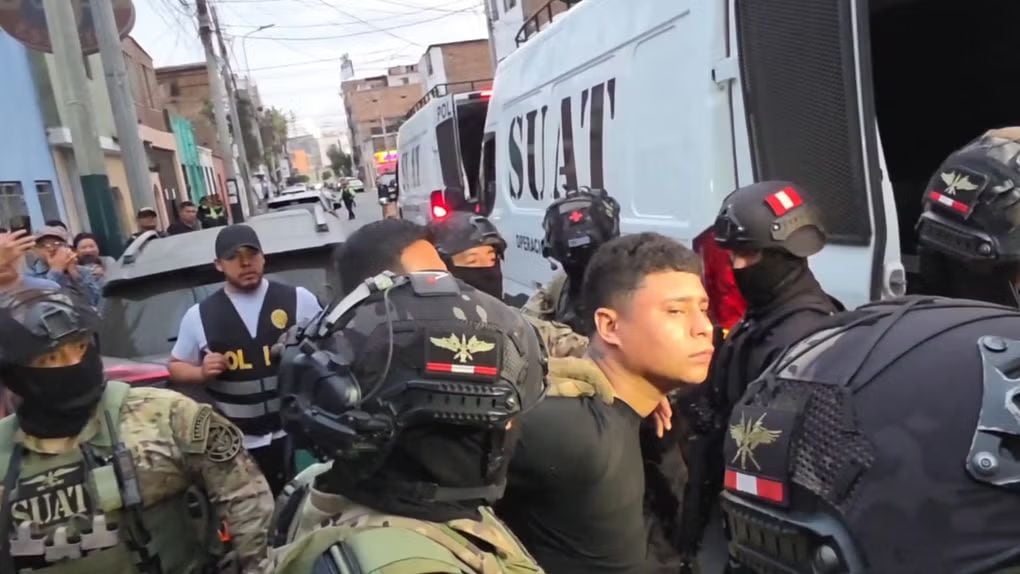 Dos venezolanos y dos peruanos fueron detenidos en el operativo. Foto: Difusión