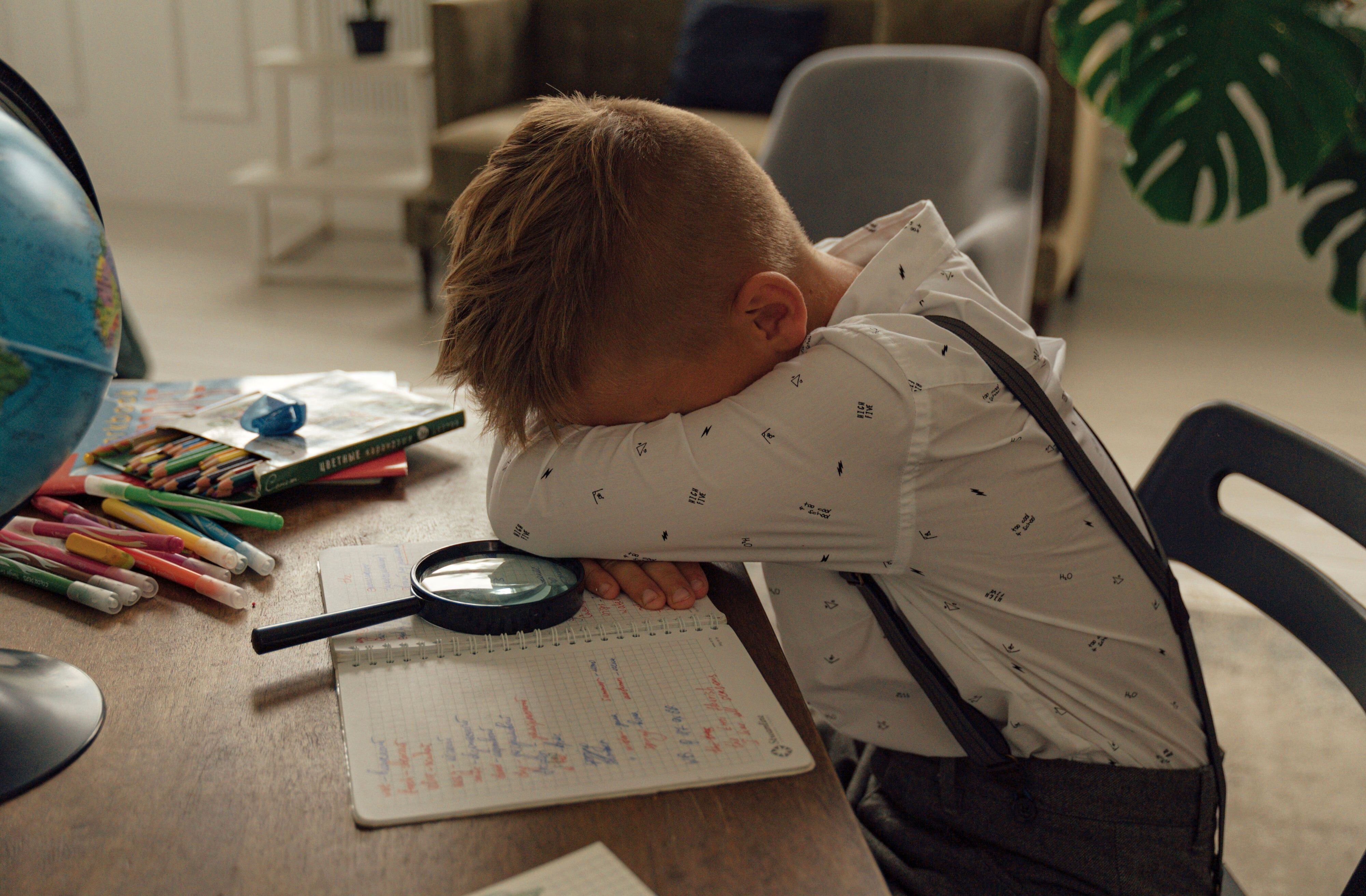Usualmente, cuando un menor de edad es víctima de bullying se enferma y se queja constantemente de dolores físicos. (Foto: Pexel)