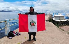 Peruano Gustavo Lores logra histórica travesía en el Titicaca y apunta al Récord Guinness
