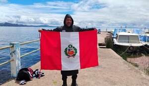 Peruano Gustavo Lores logra histórica travesía en el Titicaca y apunta al Récord Guinness